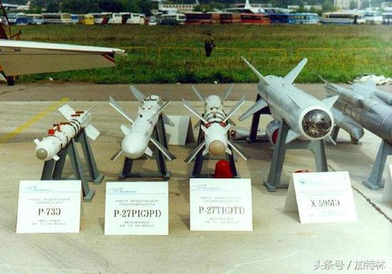 图中左三是R27T（ET1）改进型导弹