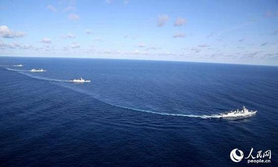 编队训练 王松岐摄