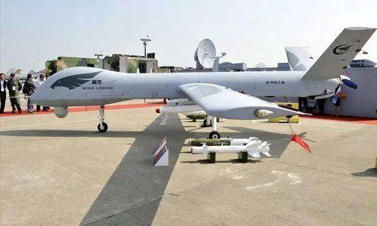 在国外展出的“翼龙“无人机