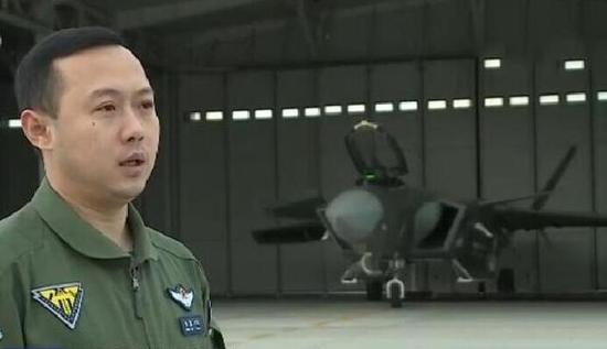 歼-20飞行员张昊