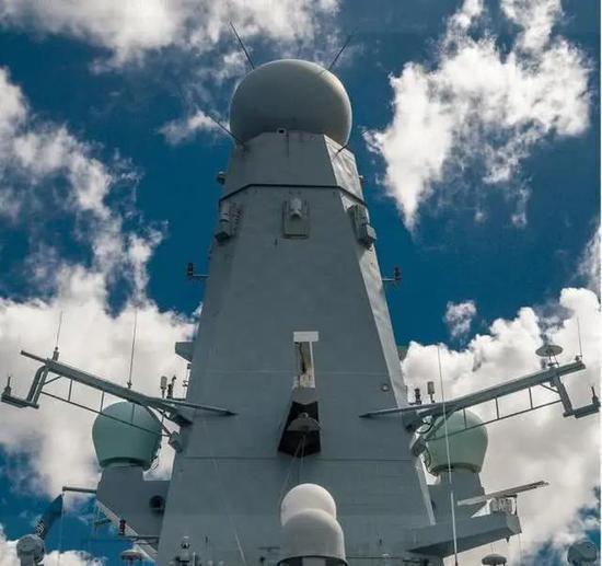 海军新型双面有源相控阵雷达现身 未来或有两个用途