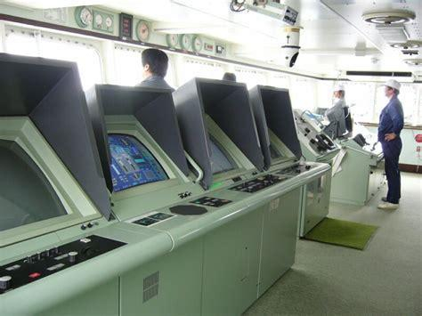 照洋丸号的驾驶室