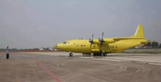 △即将出口哈萨克斯坦的运-8F200WA型运输机