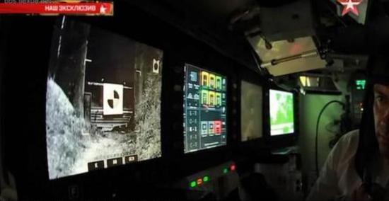 俄电视台拍摄T-14炮长席