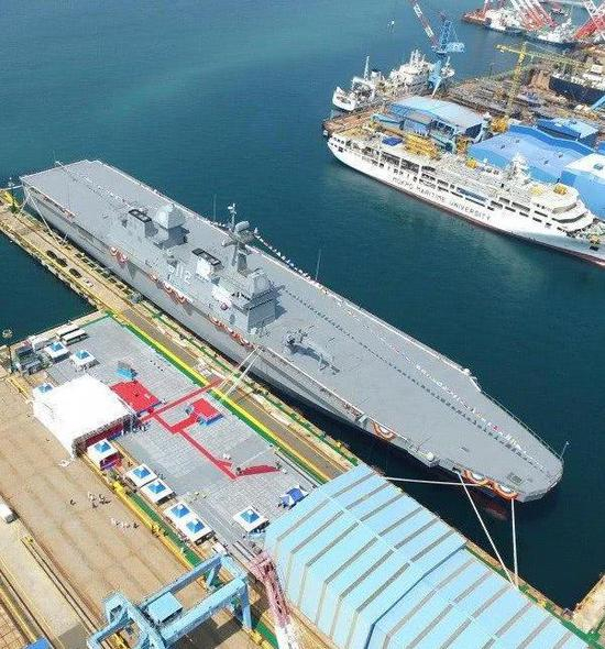 ▲“马罗岛”号两栖攻击舰俯视图（图片来源于：网络）