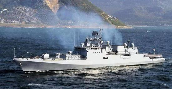 图片：印度从俄罗斯买回来的塔尔瓦级护卫舰，充满俄式堆砌风，隐身性较差。