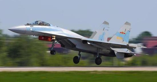 （此前就有中国空军的苏-35被拍摄到疑似返俄进行升级）