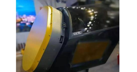 （由中电科14所研发的“三面阵”就是一款典型的侧视雷达阵列）