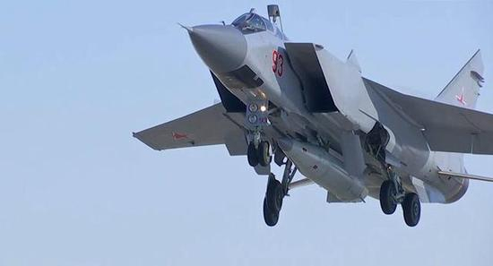 ◎俄罗斯国防部怕我们忘了，又专门发了一遍米格-31+“匕首”的组合