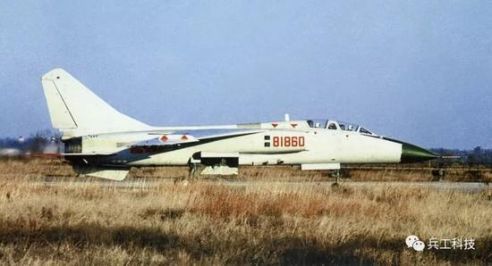 图注：“飞豹”研制成功并首先装备了海军航空兵部队，受到部队的好评和欢迎