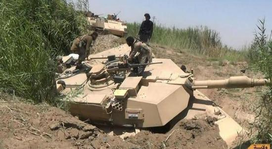 （伊拉克政府军第9装甲师被摧毁的美军坦克）