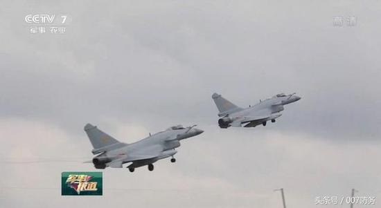 南部战区某旅歼-10C和歼-10B升空