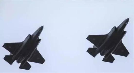 日本在观阅式上展示的F-35A