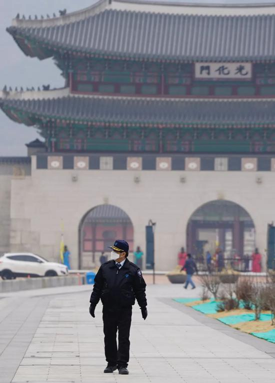 首尔街头&nbsp;中新社记者&nbsp;曾鼐 摄