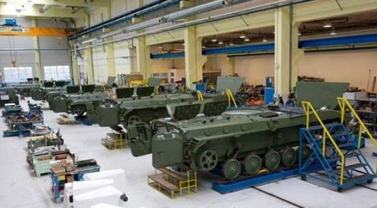 图注：军用装甲车辆生产车间