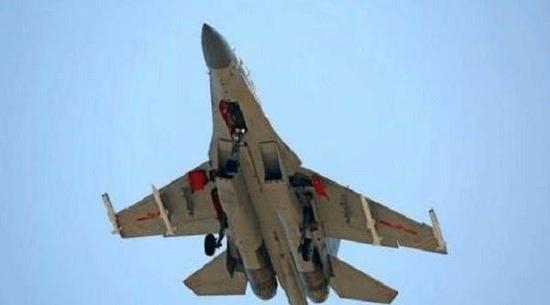 歼-16配备国产新一代空空导弹，作战能力得到有力提高