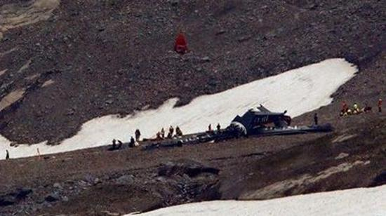 JU52坠毁后的搜救现场