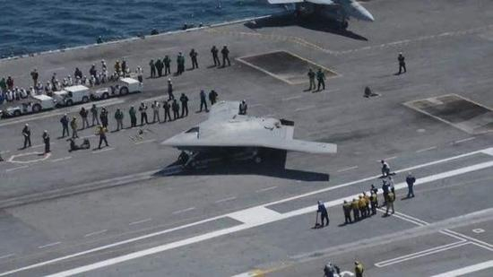 美军的无人机已试验过上舰的可能性