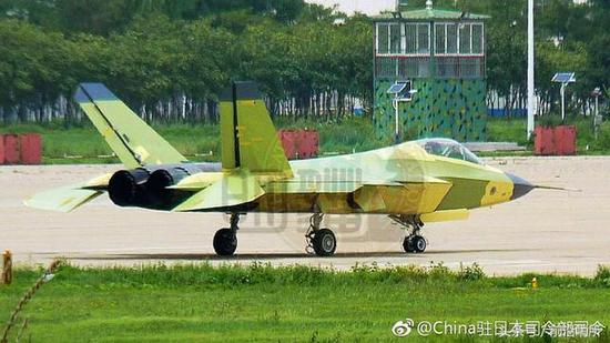 图为FC-31的二号原型机