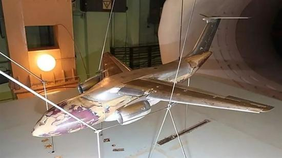 △风洞试验中的伊尔-276