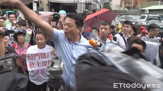 周锡玮怒怼警方&nbsp; 图源：“东森新闻云”
