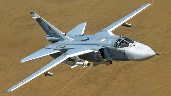 苏24击剑手攻击机，这是俄罗斯历史上变后掠翼设计最成功的作品，当然和美国一比就是垃圾