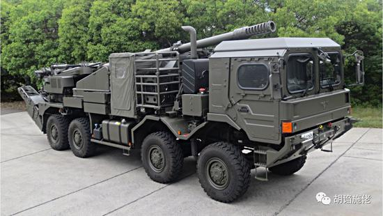 ▲ 车头清清楚楚的MAN字标识，比这个炮可能还醒目