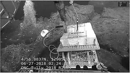 （6月27日，实验系统在海底联网运行）