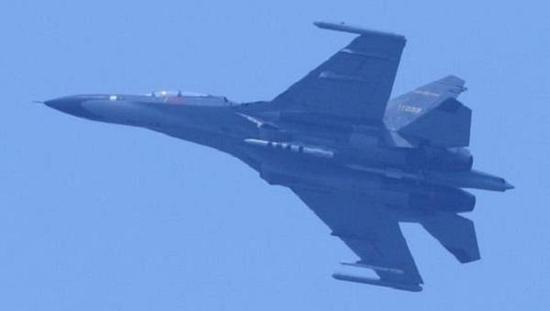 经过升级，挂载R-77的苏-27UBK