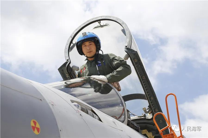 ▲海军特级飞行员袁伟