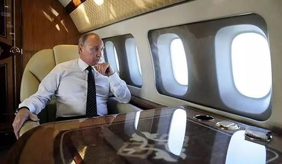 图1。俄总统普京飞赴梅赫米姆空军基地下达俄军集团主力撤出叙利亚的命令