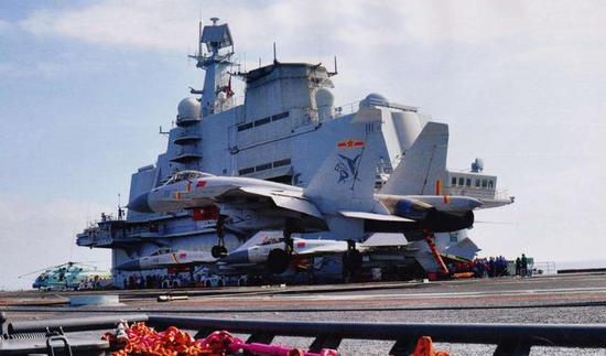 （该排名认为辽宁舰可靠性不足且只是一艘单纯的训练用航母）