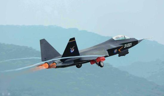 FC31像F22和F35，所以漂亮