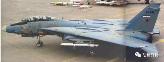 ▲ 那张很著名的F-14挂R-27的照片……