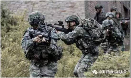 中国军迷们的爱好