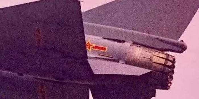 中国歼10B与苏35矢量航发区别大 若格斗歼10