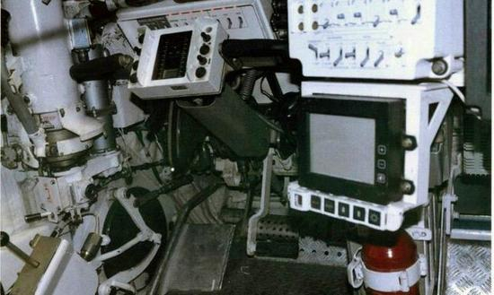 T-14舱内操控仪表