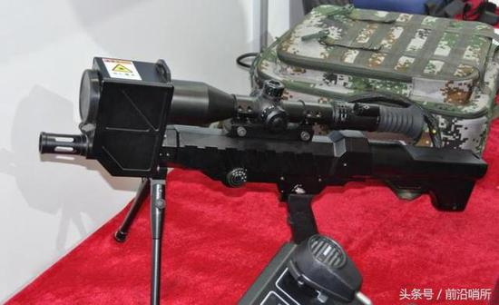 “捍卫者”新型单兵便携式激光压制武器