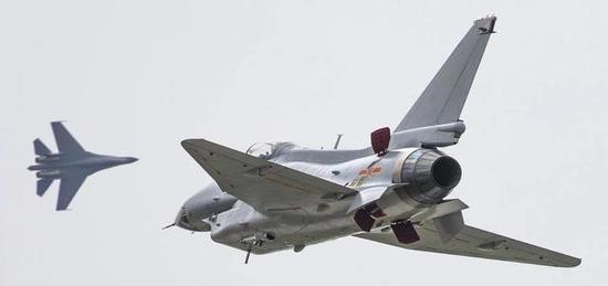 歼-10是我国第一款具备自主知识产权的第三代机