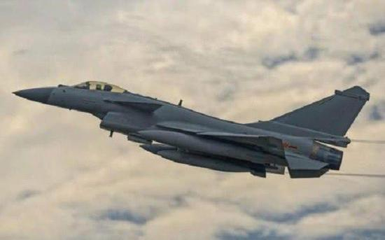 未来可以考虑将歼-10B提供给巴空军，作为第五代战斗机服役过渡