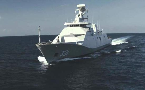 该舰与西格玛级护卫舰有渊源，但火力十分贫弱，并不像个正经护卫舰