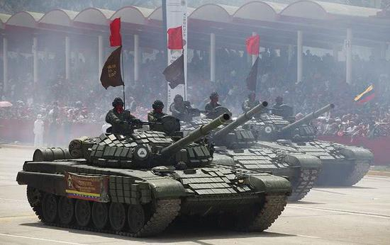 委内瑞拉陆军装备的T-72B1主战坦克
