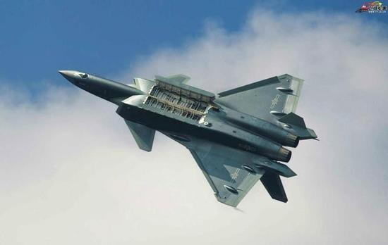 图片：歼-20主弹舱不小，但深度也无法挂载大型空地导弹
