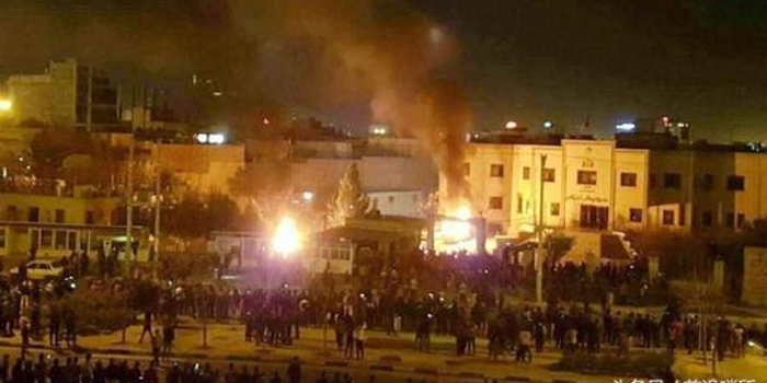 伊朗受美国制裁为何送中国300亿大单 或为报援