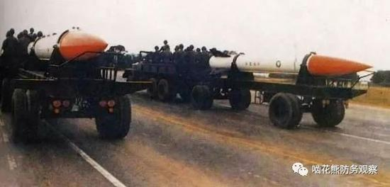 “双十节”上的青峰导弹，可见体型并不大