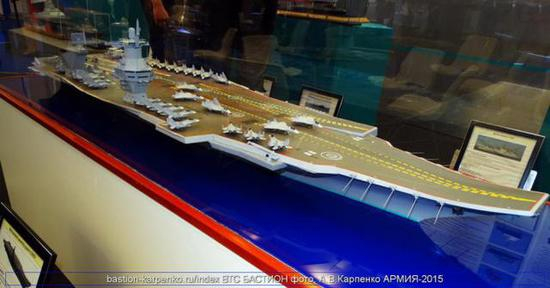 图为俄罗斯23000E“风暴”号核动力航母