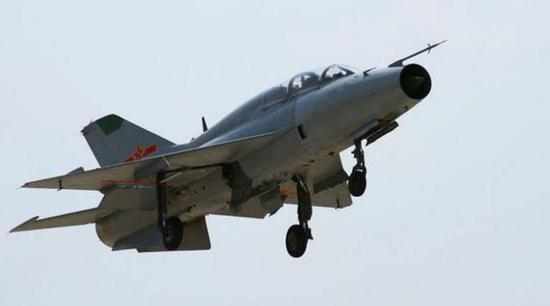 早期的歼教-7教练机