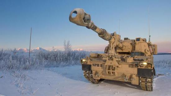图片：M109A7自行火炮的底盘悬挂采用了“布莱德利”步兵战车的组件。