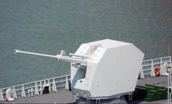 052D型驱逐舰使用的130毫米舰炮