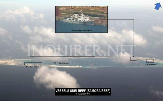 图8：礁内舰船停泊情况，摄于2017年11月28日。共有1艘海警船、3艘货船以及15艘渔船。